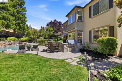 $2,699,000 | 807 Tunbridge Road, Danville, CA 94526