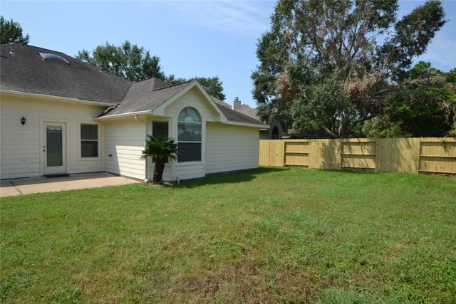 $2,300 | 6011 Stevens Creek Court, Richmond, TX 77469