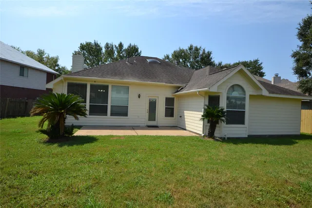 $2,300 | 6011 Stevens Creek Court, Richmond, TX 77469