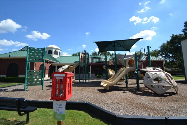 $2,300 | 6011 Stevens Creek Court, Richmond, TX 77469