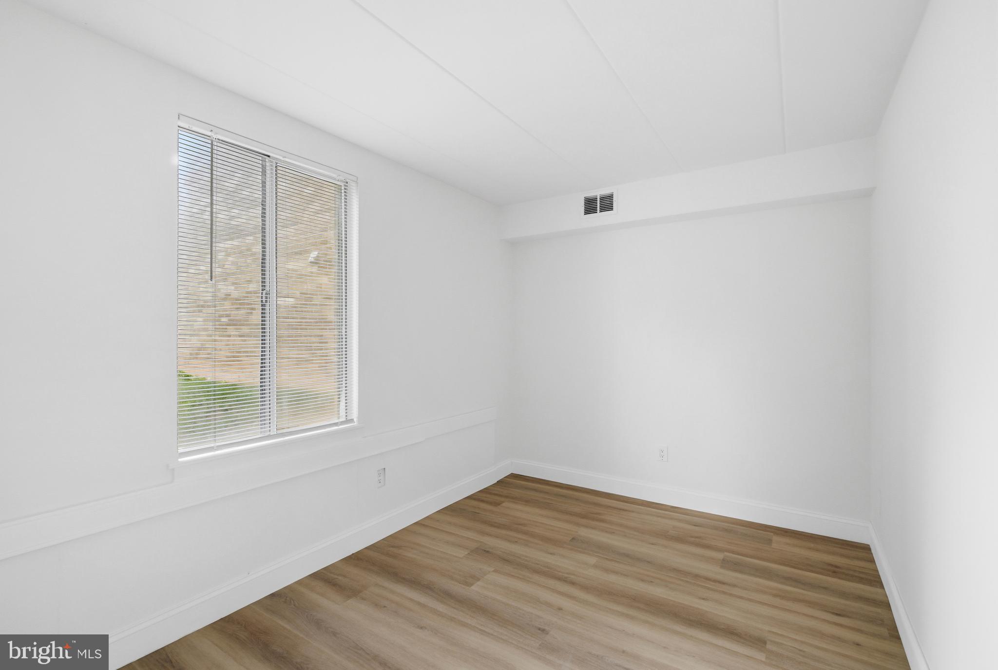 2316 Freetown Court, Unit 10/1B Reston, VA 20191 - Photo 20 of 36 Second Bedroom