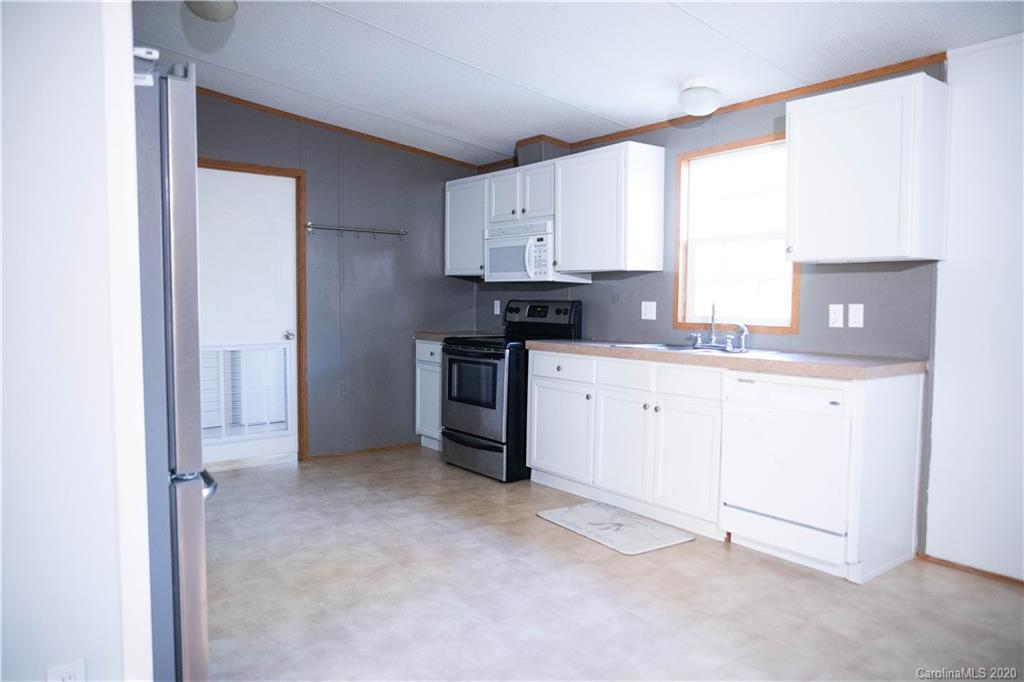 7201 Pyramid Road Hickory, NC 28602 - Photo 2 of 38 Gallery Image 2