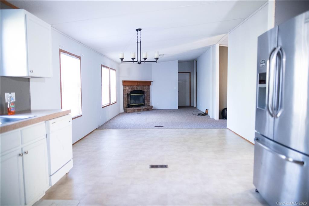 7201 Pyramid Road Hickory, NC 28602 - Photo 4 of 38 Gallery Image 4