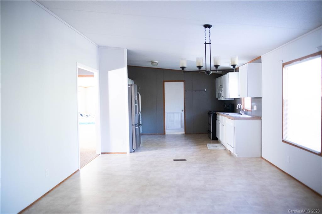 7201 Pyramid Road Hickory, NC 28602 - Photo 5 of 38 Gallery Image 5