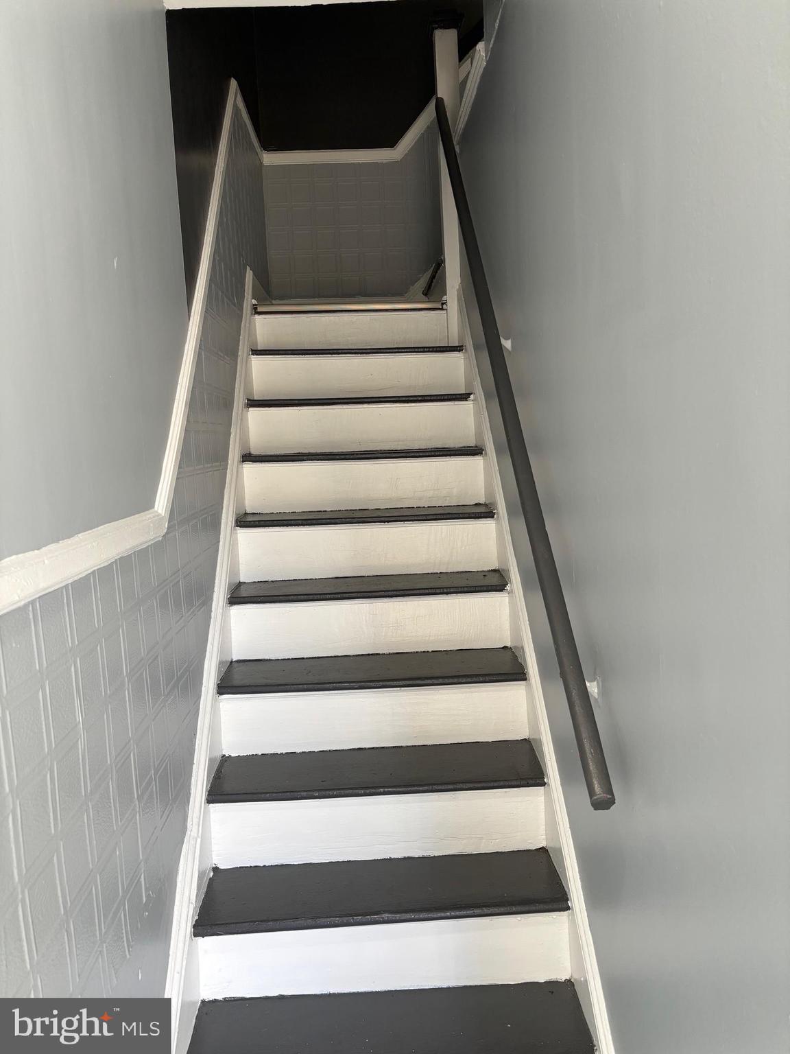 2456 Keyworth Avenue, Unit 2 Baltimore, MD 21215 - Photo 2 of 9 a view of entryway