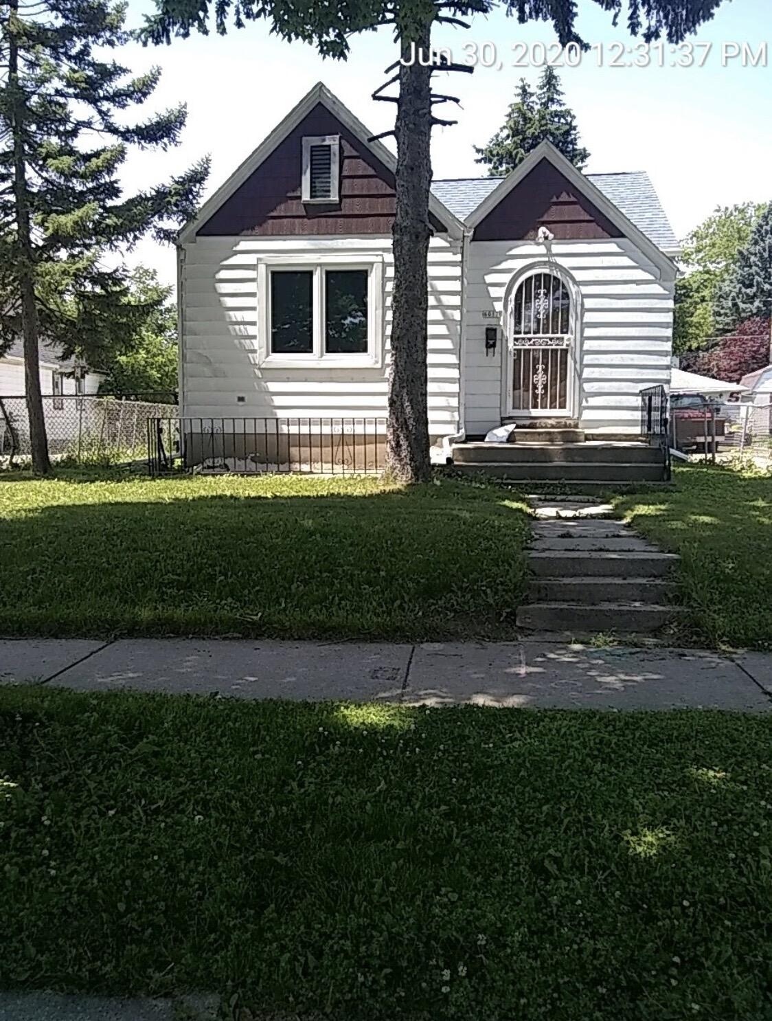 6017 North 37th Street Milwaukee, WI 53209 - Photo 1 of 10 IMG_2557