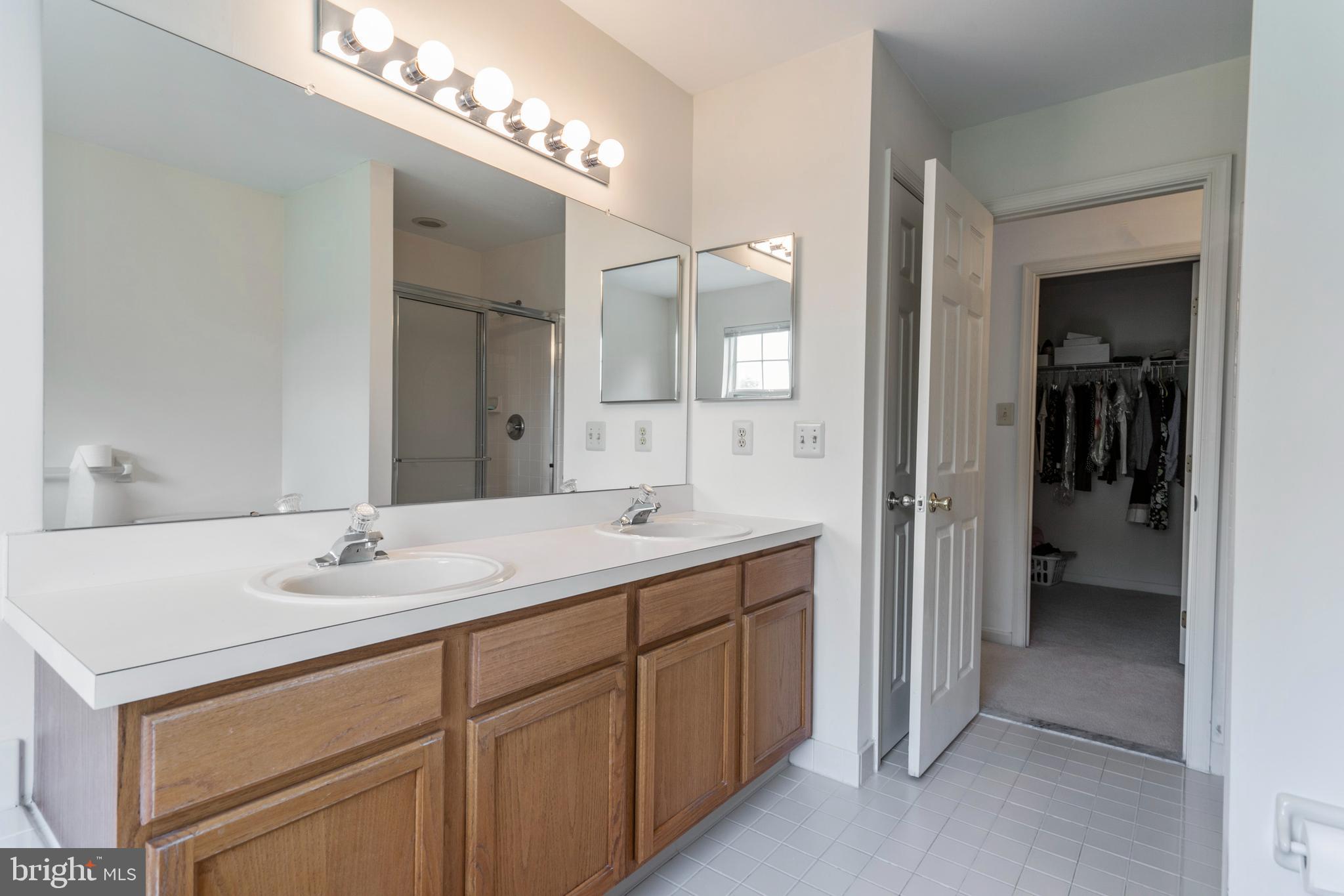 35 Walker Road Royersford, PA 19468 - Photo 27 of 41 Second Floor - Owner's Ensuite