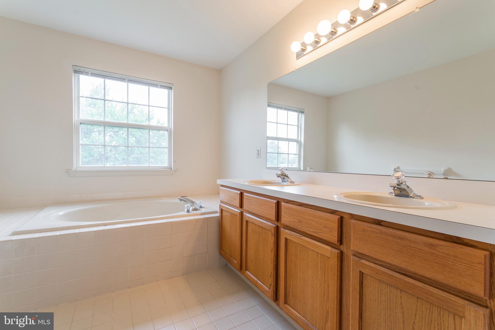 35 Walker Road Royersford, PA 19468 - Photo 28 of 41 Second Floor - Owner's Ensuite