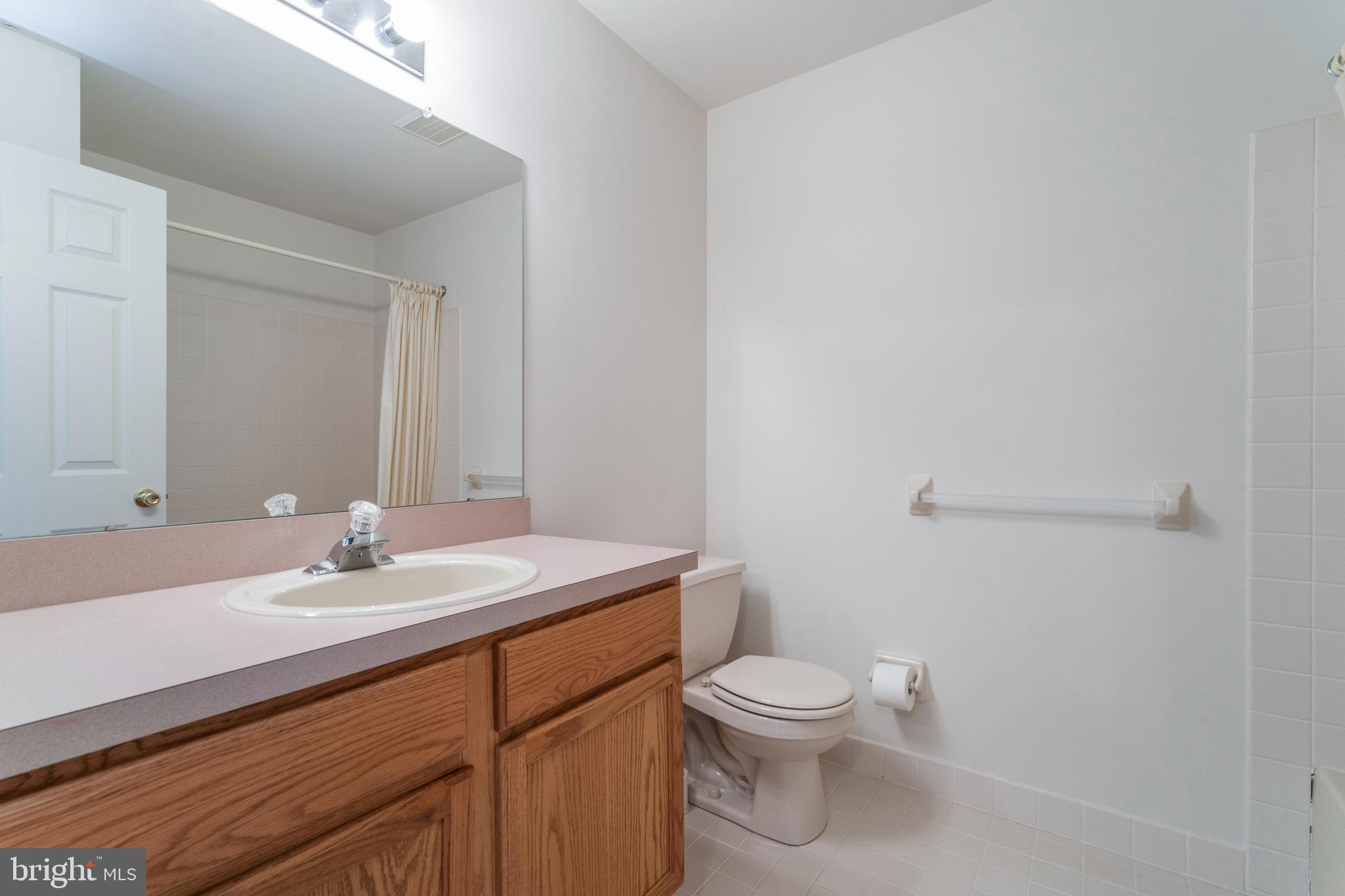35 Walker Road Royersford, PA 19468 - Photo 32 of 41 Second Floor - Full Bath
