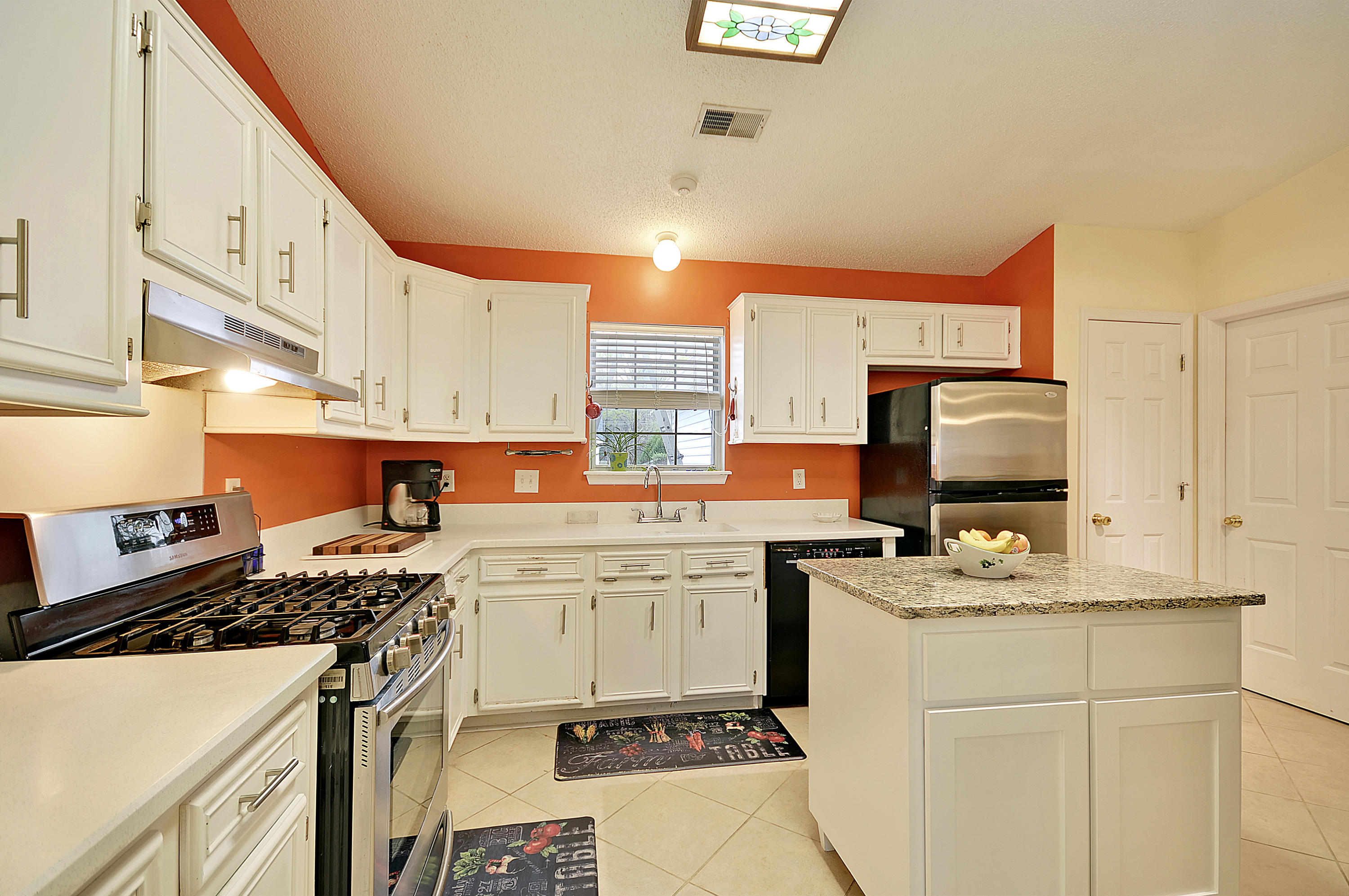 312 Bertram Road Summerville, SC 29485 - Photo 6 of 25 DSC_0526_DSC_0528 copy