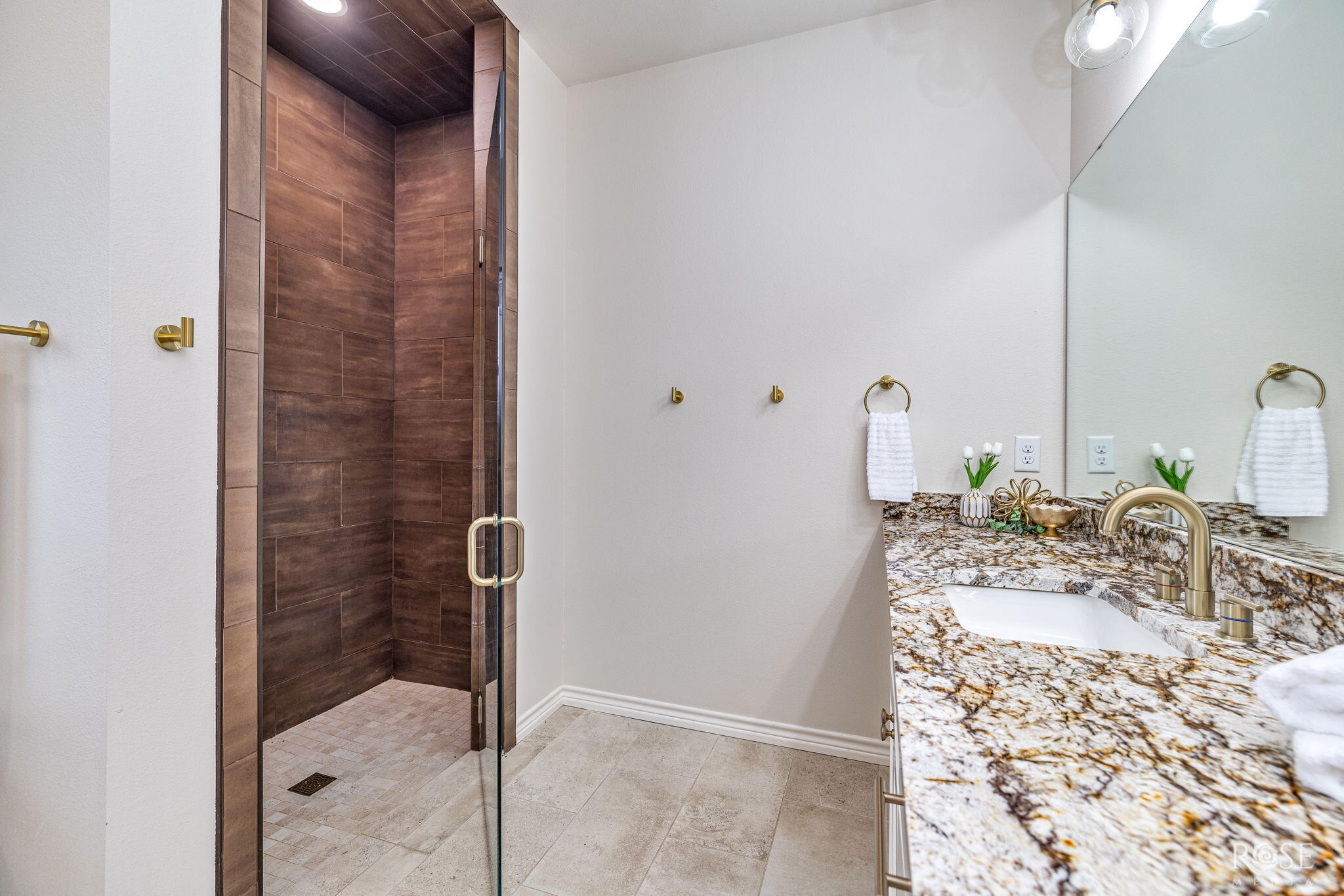 1938 Beaty Road San Angelo, TX 76904 - Photo 20 of 45 Vanity 2 & Walk in shower