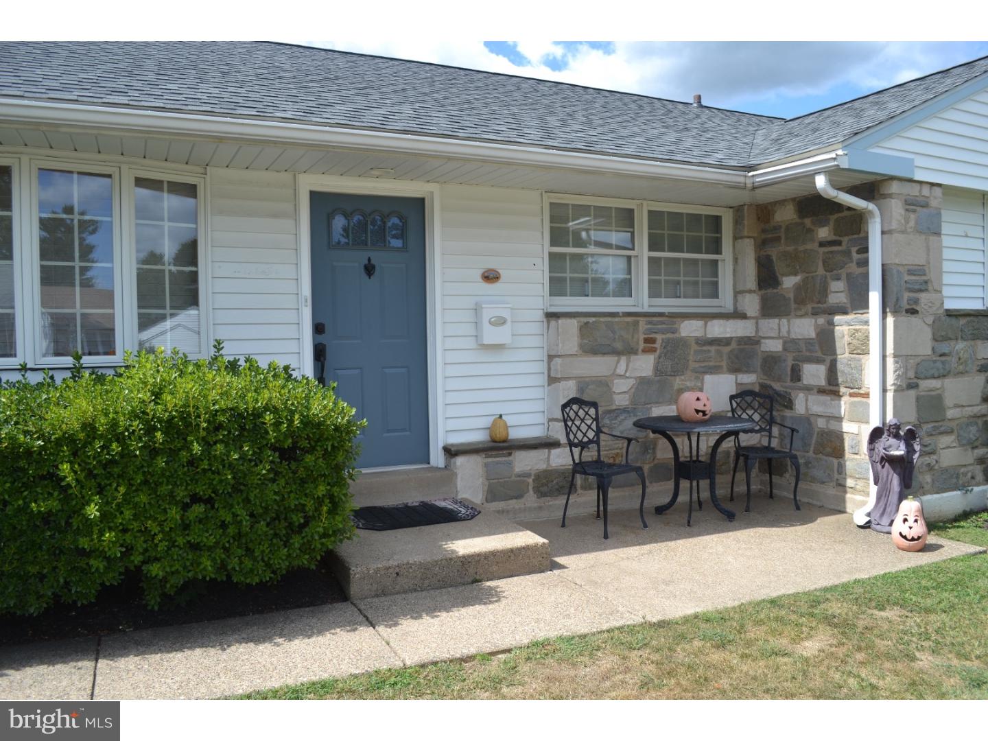 210 Richard Road Aston, PA 19014 - Photo 2 of 21 Porch
