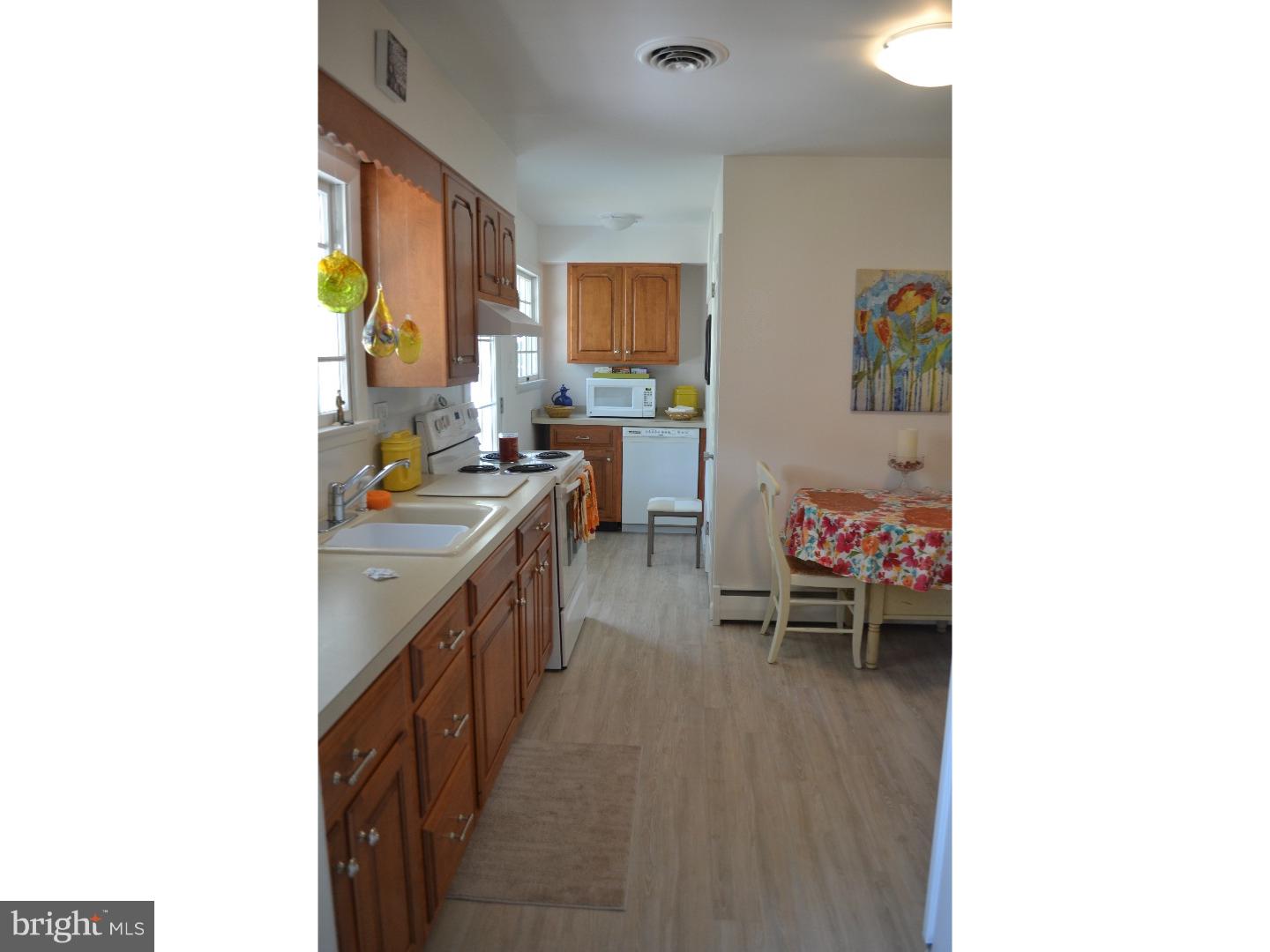 210 Richard Road Aston, PA 19014 - Photo 5 of 21 Kitchen