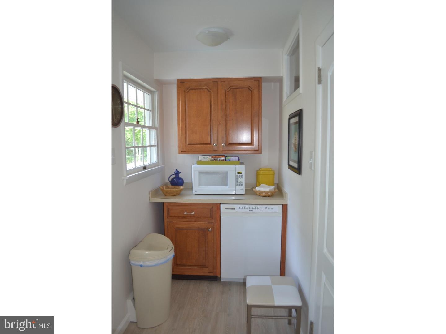 210 Richard Road Aston, PA 19014 - Photo 7 of 21 Kitchen
