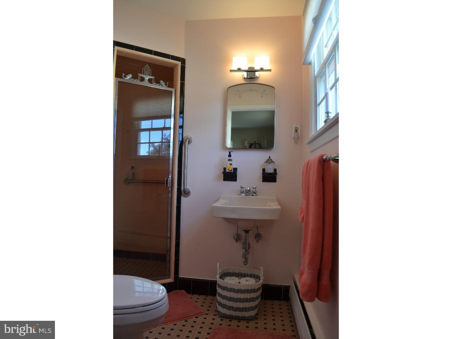 210 Richard Road Aston, PA 19014 - Photo 10 of 21 Master Bathroom