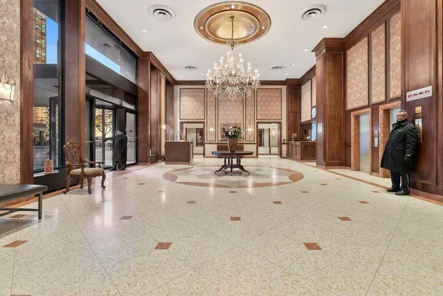 $820,000 | 301 East 79th Street, Unit 20D | Upper East Side