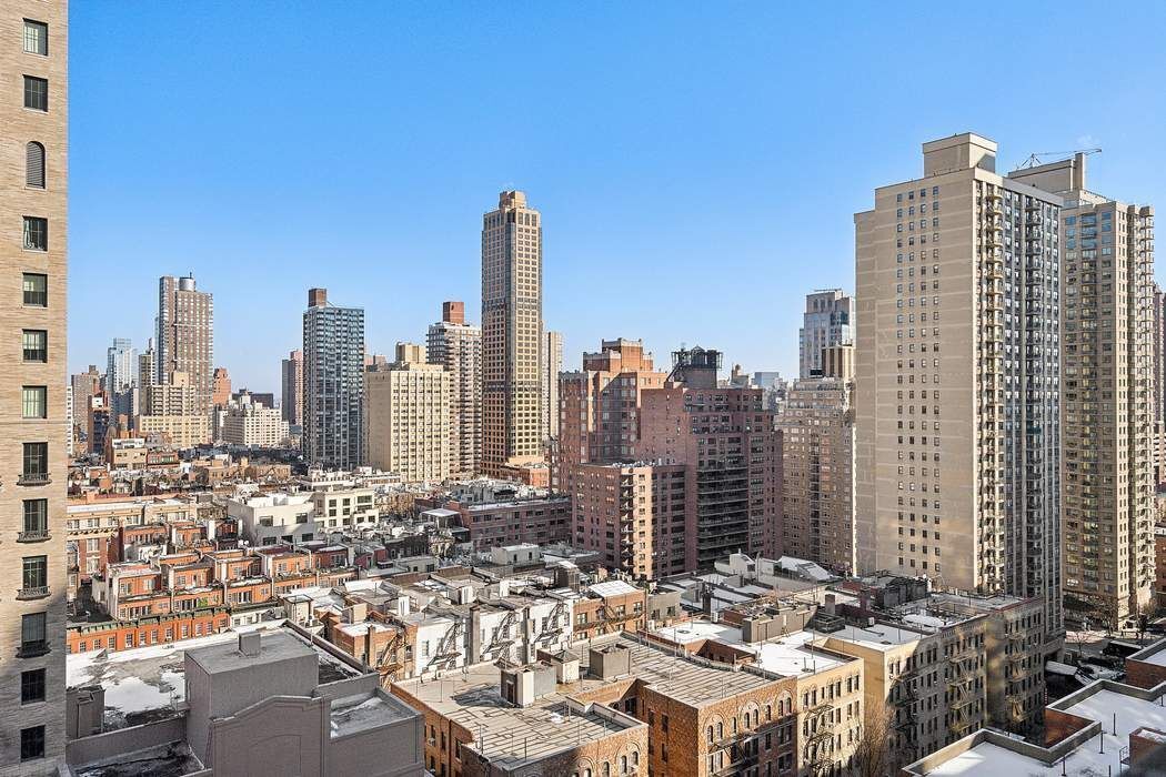 301 East 79th Street, Unit 20D Manhattan, NY 10075 - Photo 4 of 11