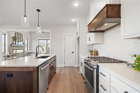 $654,200 | 9537 Jupiter Street, Lenexa, KS 66219