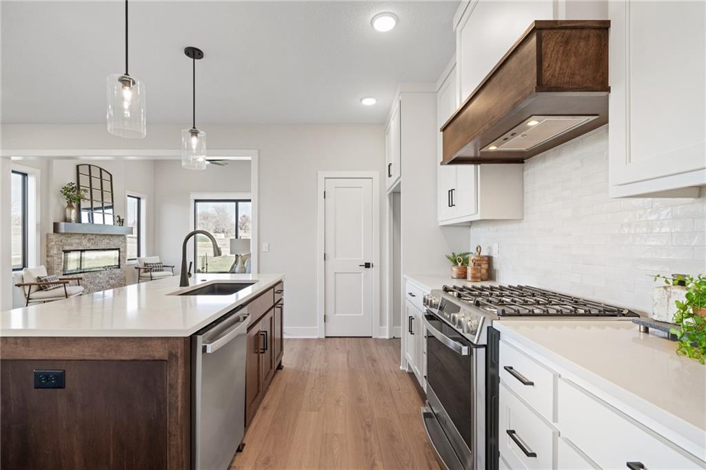 9537 Jupiter Street Lenexa, KS 66219 - Photo 10 of 56