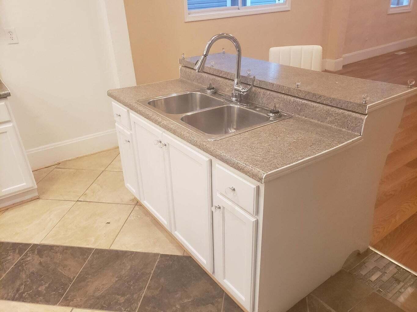 1302 Rorer Avenue Southwest Roanoke, VA 24016 - Photo 2 of 4 Rorer AVE 2