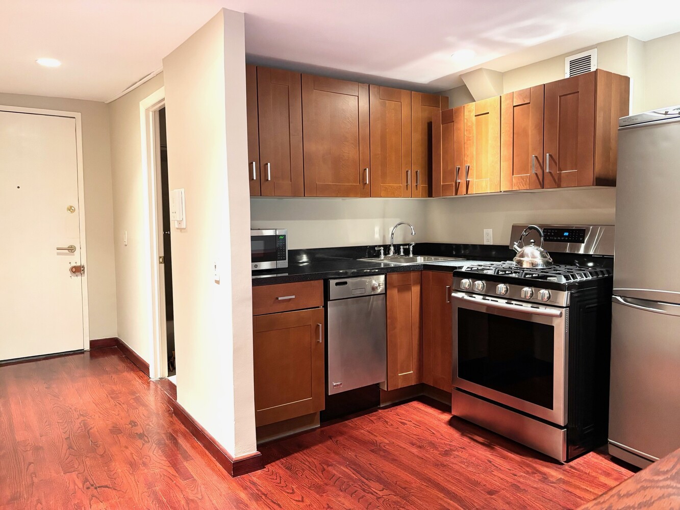 211 Thompson Street, Unit 5C Manhattan, NY 10012 - Photo 3 of 12