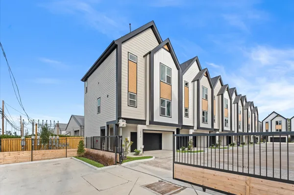 $2,395 | 5209 Green Pine Tree Drive, Houston, TX 77018