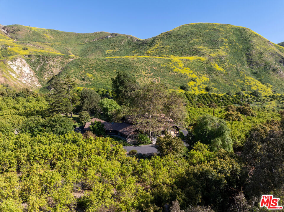 15454 South Mountain Road Santa Paula, CA 93060 - Photo 3 of 65 a view of mountain with an ocean