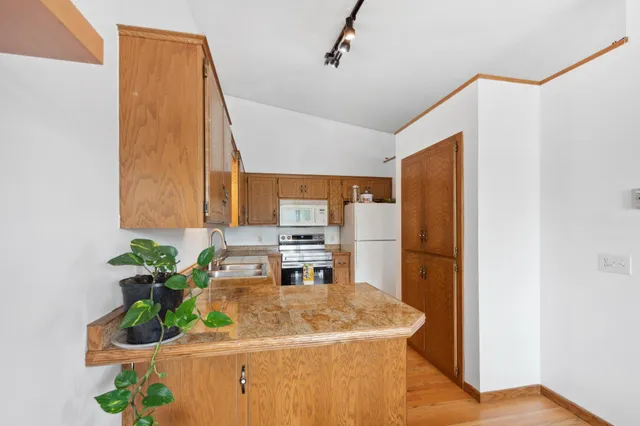 $275,000 | 14797 Lower Endicott Way, Apple Valley, MN 55124