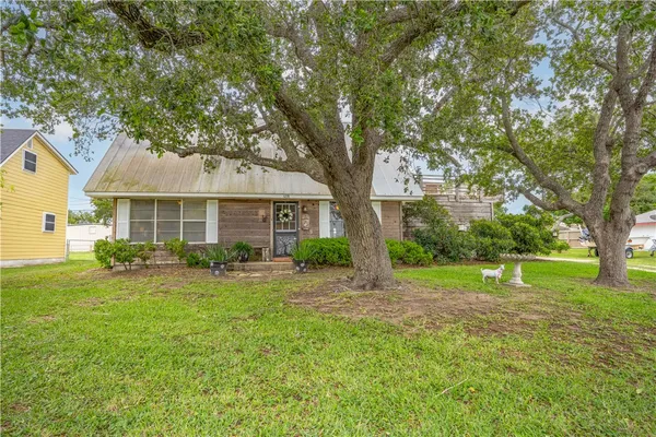 $425,000 | 418 Woodhaven Drive, Ingleside, TX 78362