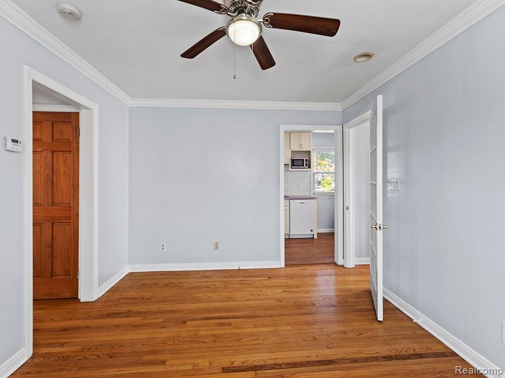22341 Nowlin Street Dearborn, MI 48124 - Photo 4 of 39