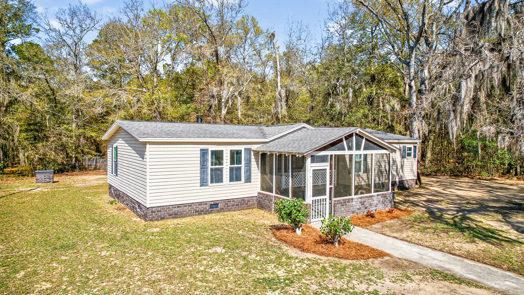 1223 Benton Road Summerton, SC 29148 - Photo 6 of 51
