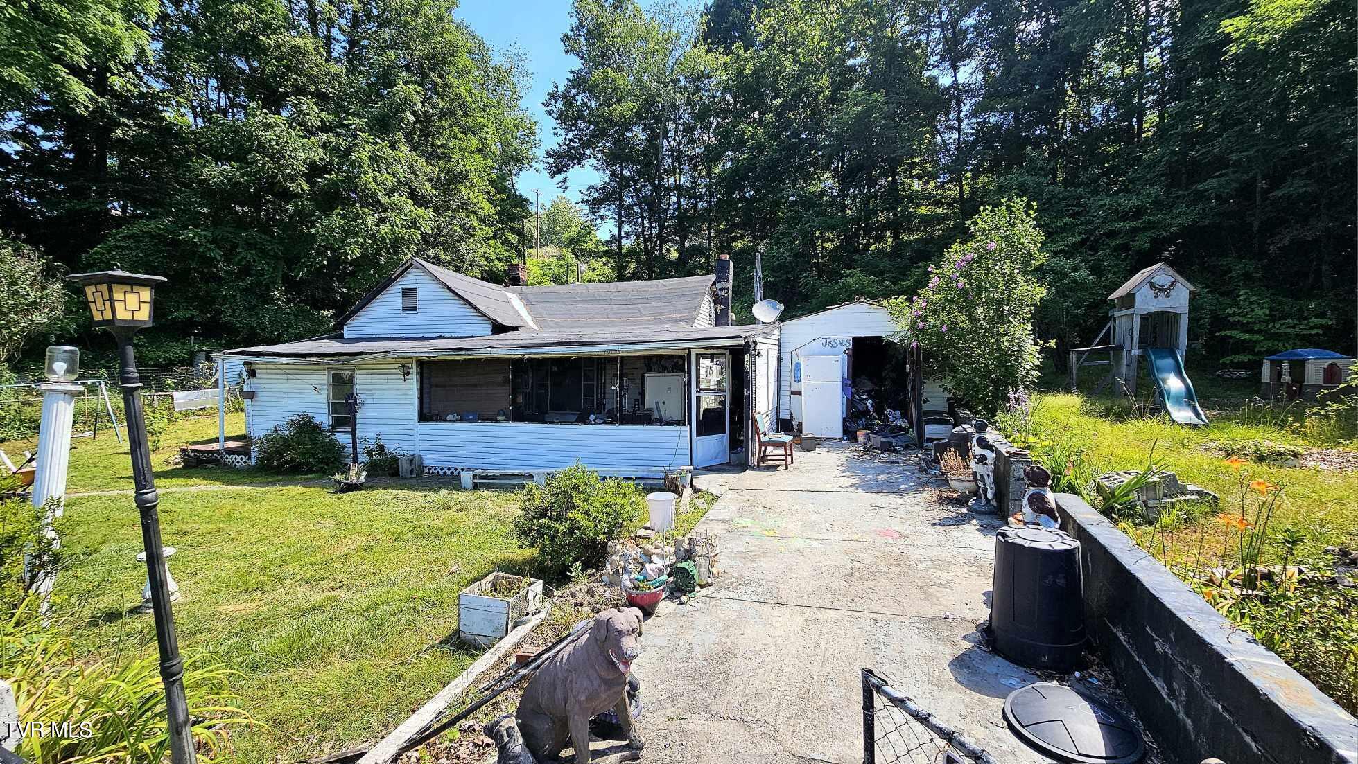 126 Tate Ave Northeast  