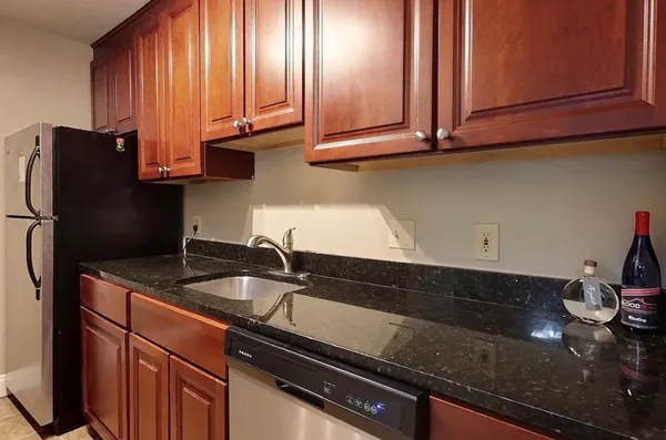 $249,500 | 106 Eastern Avenue, Unit 102, Manchester, NH 03104