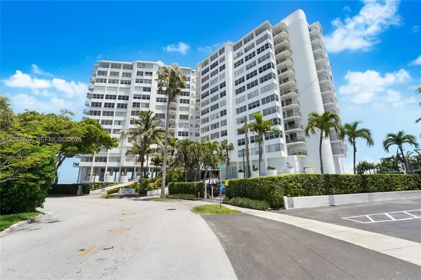$414,500 | 11930 North Bayshore Drive, Unit 909, North Miami, FL 33181