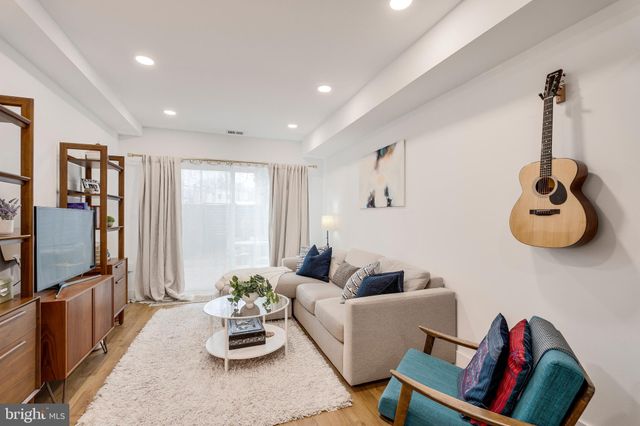 $850,000 | 117 16th Street Southeast, Washington, DC 20003