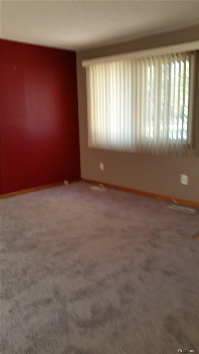 2979 Gerald Avenue Rochester, MI 48307 - Photo 8 of 44 2979 Gerald 166.jpg