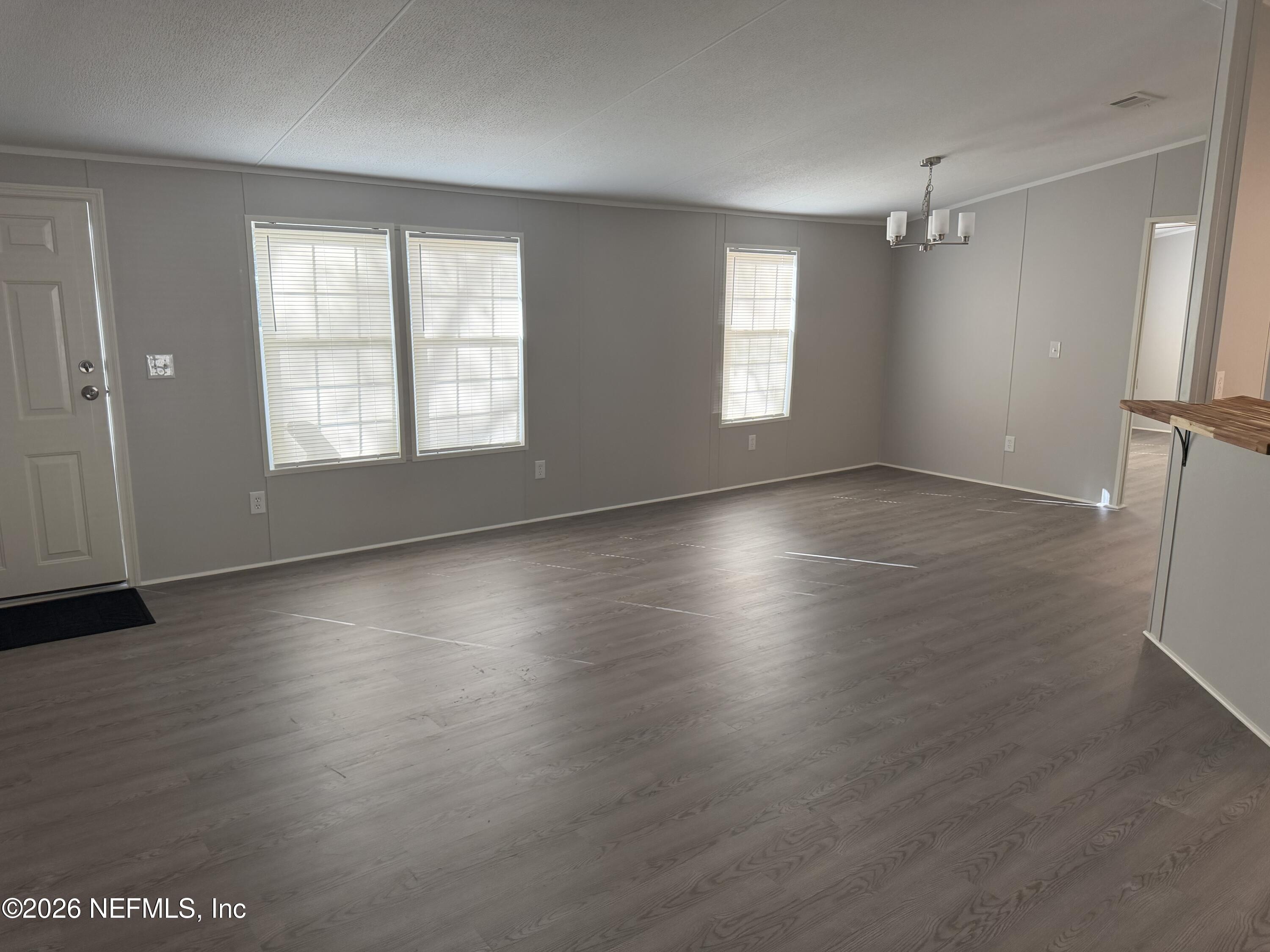 204 Rabbit Track Road Satsuma, FL 32189 - Photo 20 of 51 Living Room