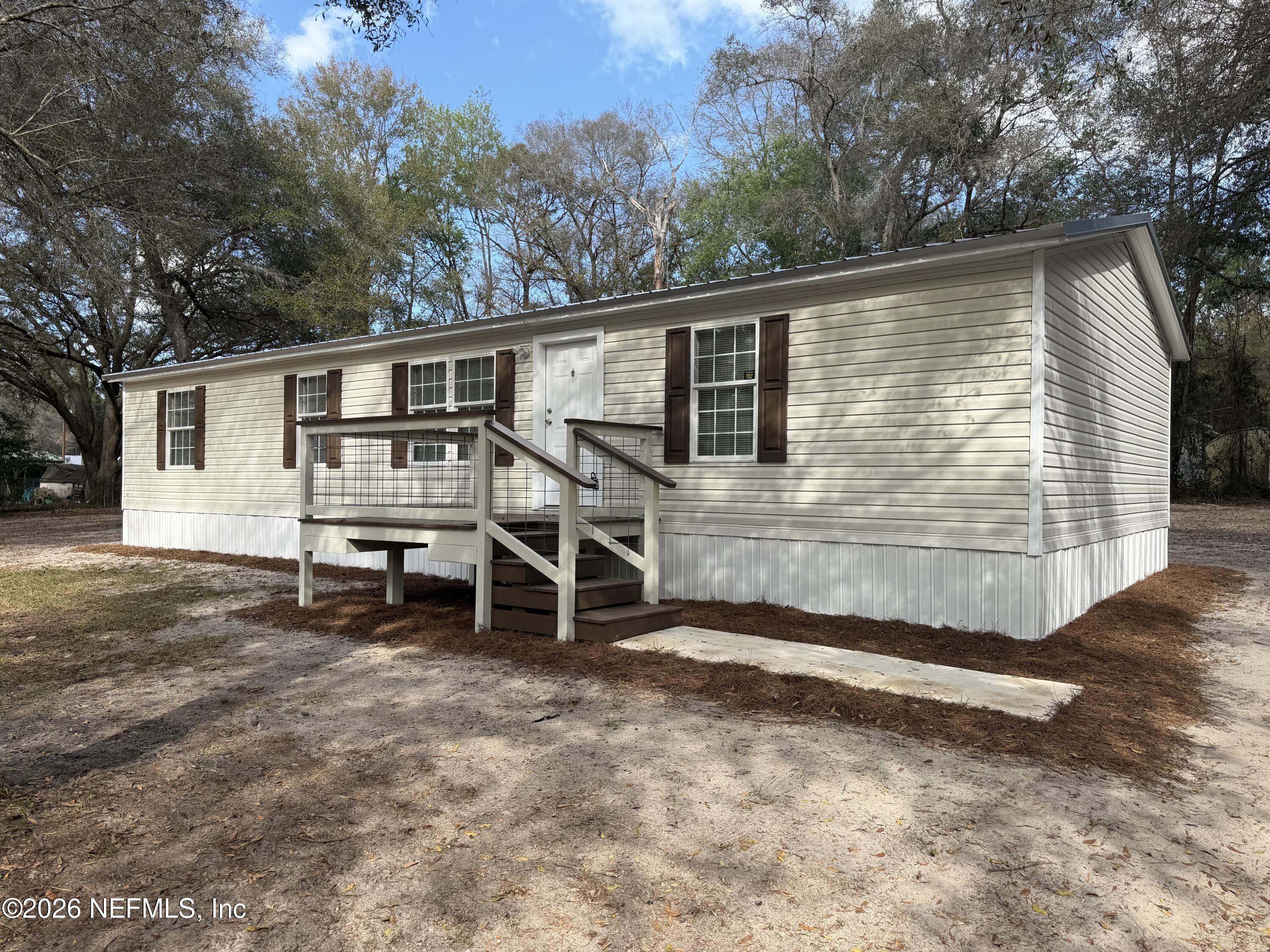 204 Rabbit Track Road Satsuma, FL 32189 - Photo 5 of 51 Front of Home