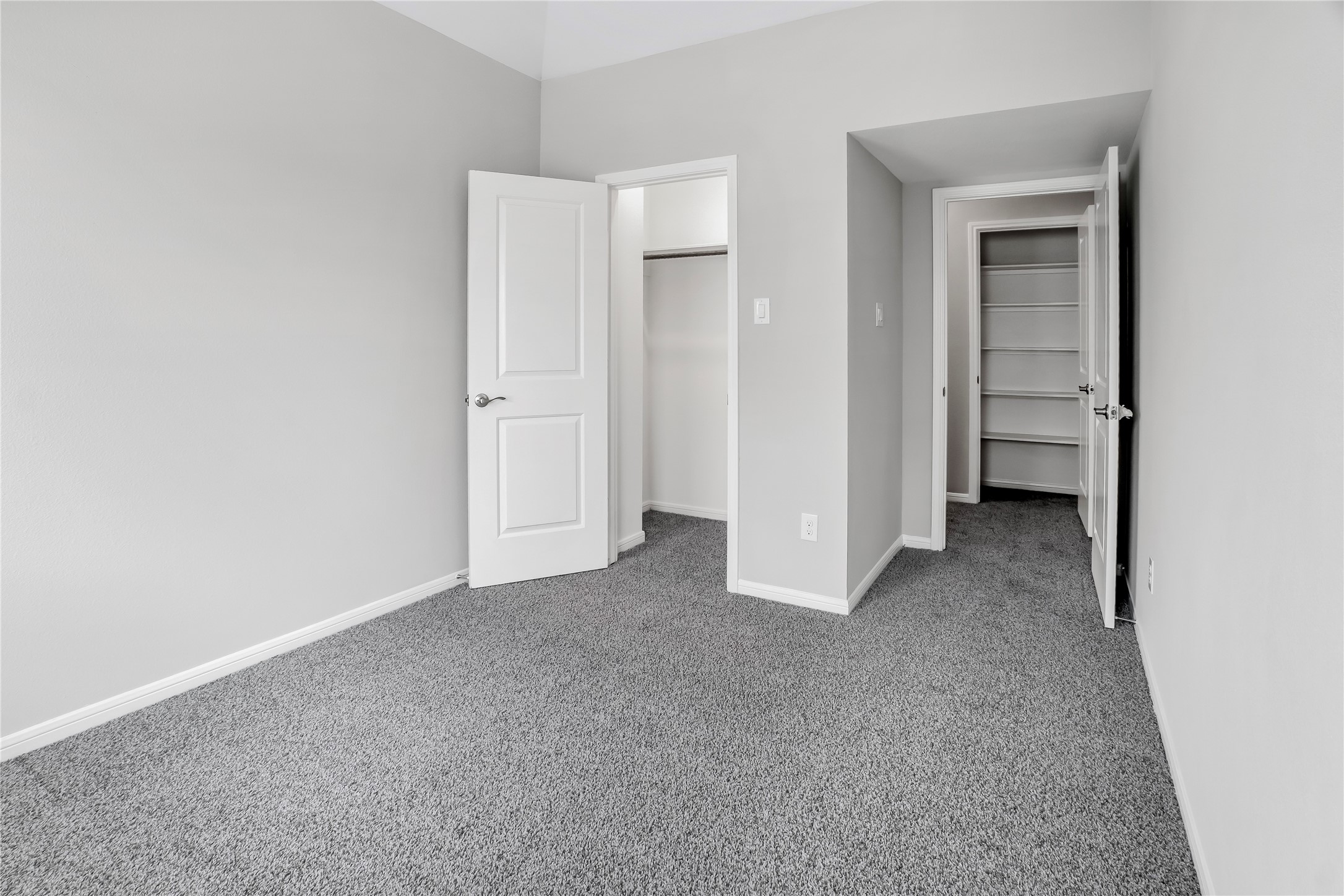 6532 Geisler Crossing Lane League City, TX 77539 - Photo 20 of 28 a view of an empty room and closet