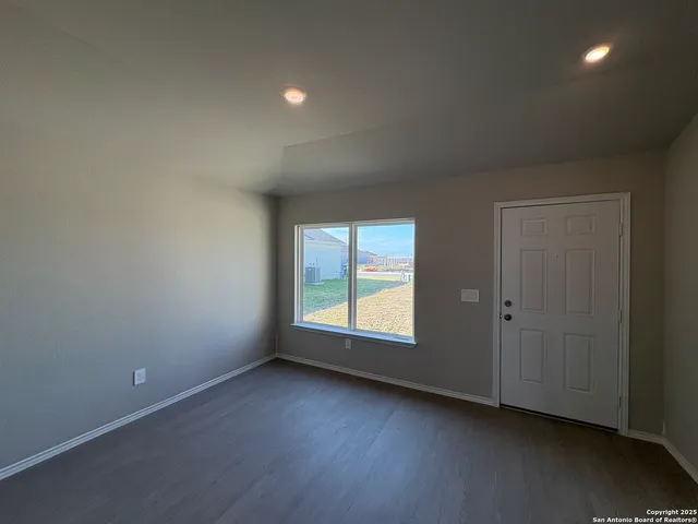 $1,545 | 729 Canyon View, Seguin, TX 78155