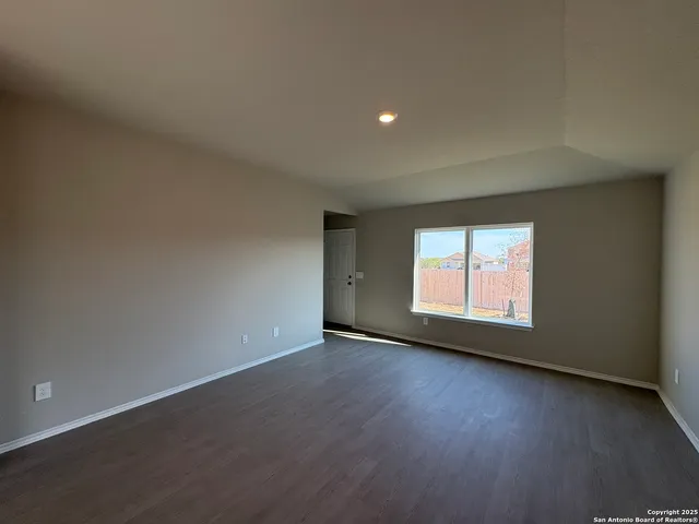 $1,545 | 729 Canyon View, Seguin, TX 78155