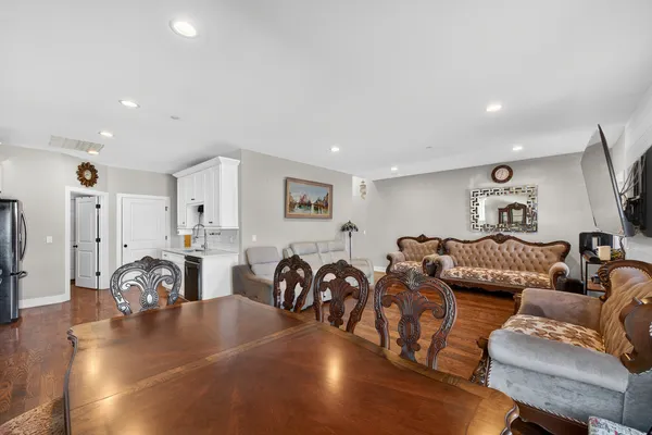 $459,900 | 8166 West 87th Street, Unit 8166, Hickory Hills, IL 60457