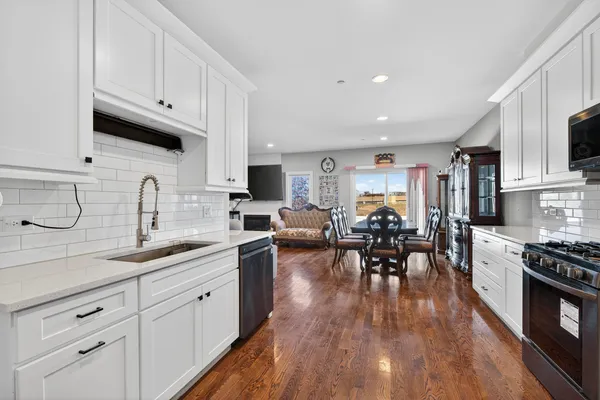 $459,900 | 8166 West 87th Street, Unit 8166, Hickory Hills, IL 60457