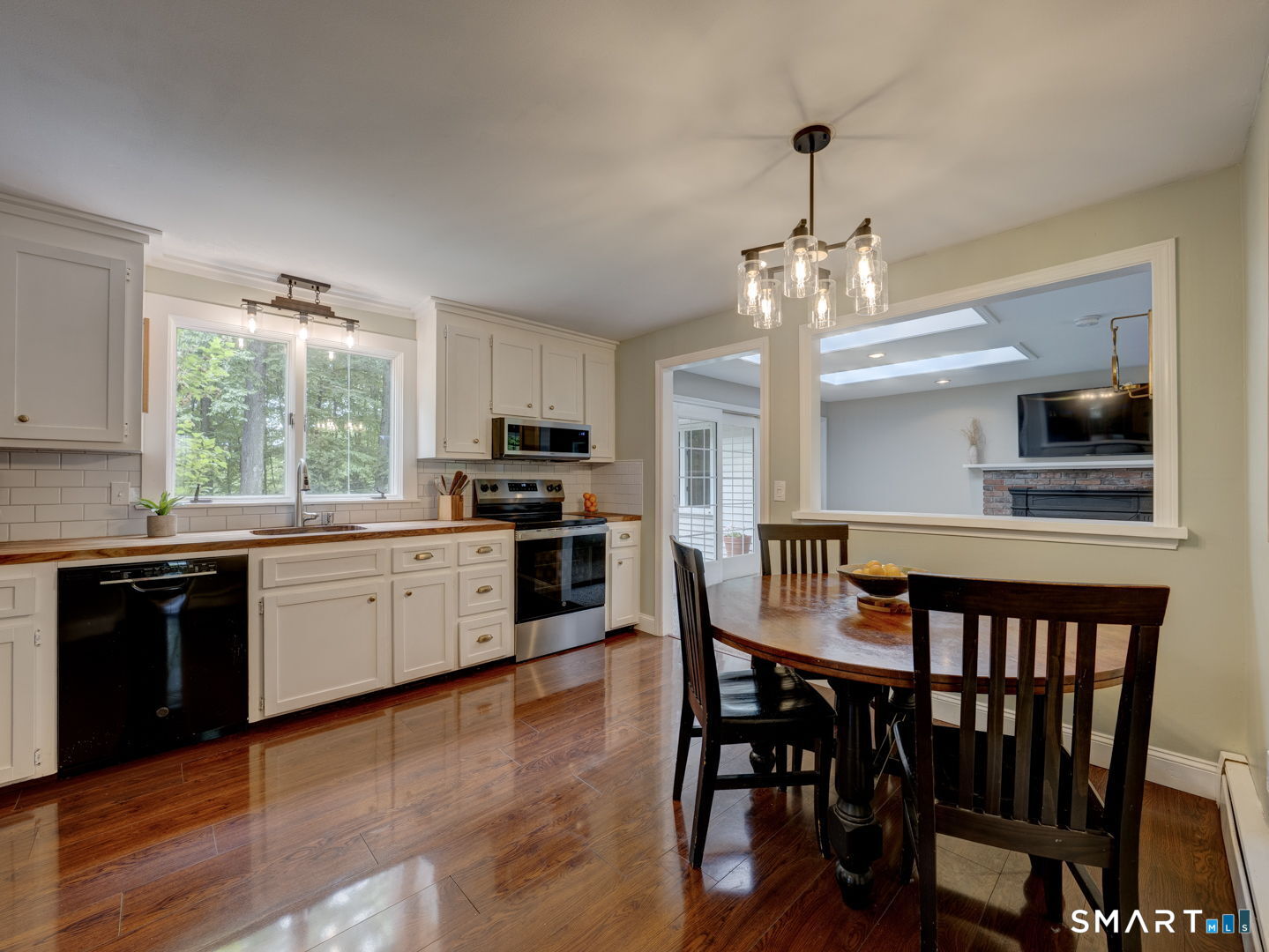 39 Woodhaven Road Glastonbury, CT 06033 - Photo 10 of 40