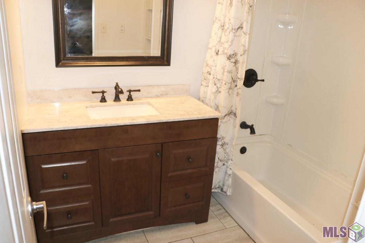 334 Lafitte Drive Baton Rouge, LA 70819 - Photo 8 of 12 Gallery Image 8