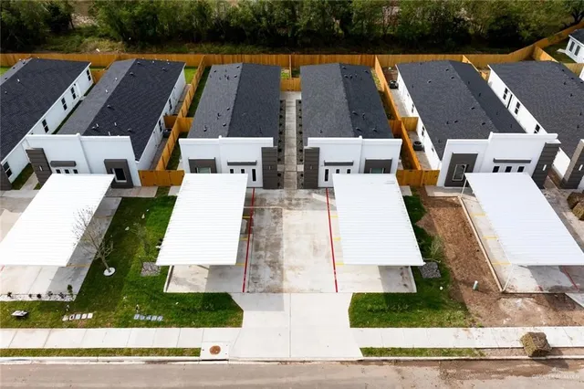 $950 | 1308 Valle Vista Street, Unit 1, Alamo, TX 78516