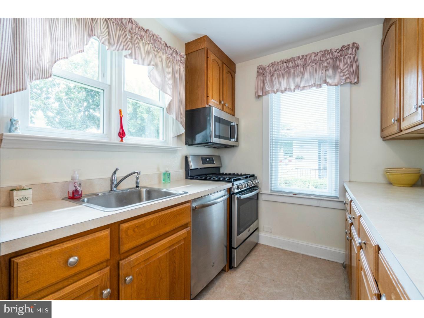 27 Harvard Road Havertown, PA 19083 - Photo 10 of 25
