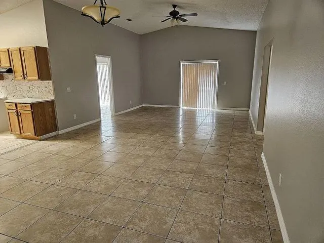 $315,000 | 304 Lake Daisy Loop, Unit 1, Winter Haven, FL 33884