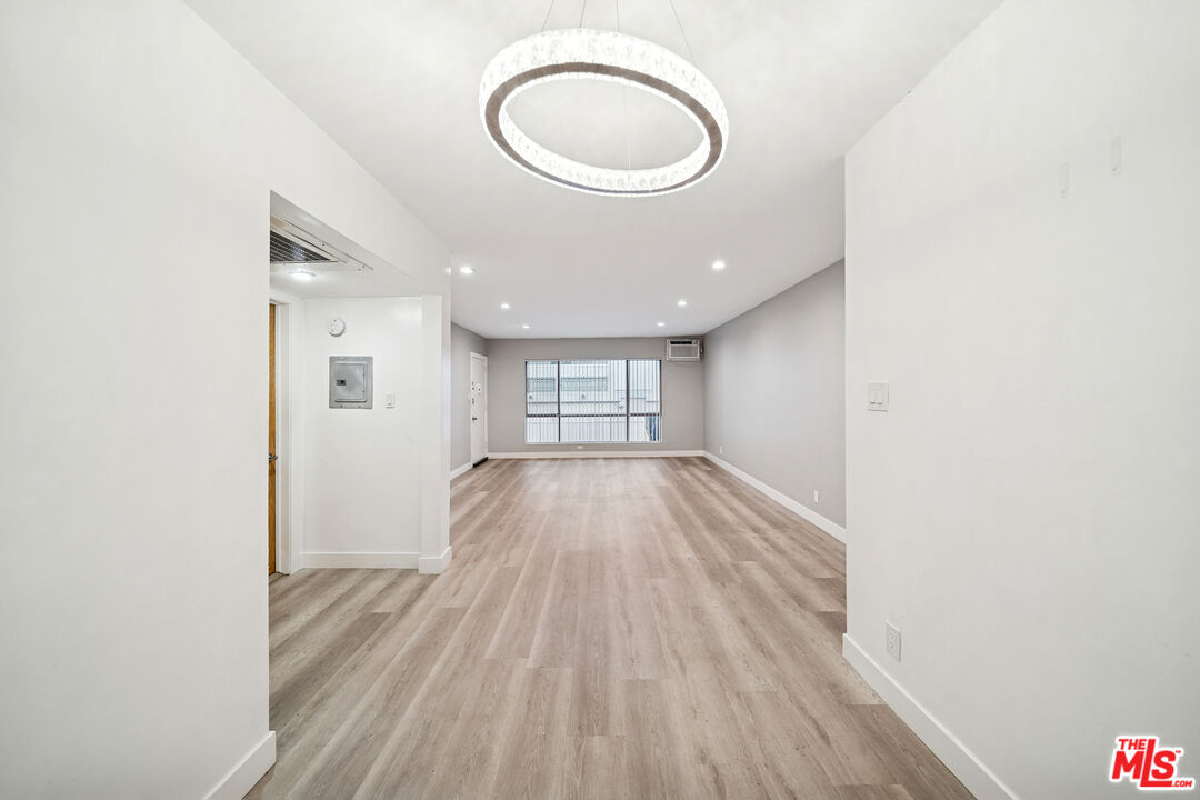 326 South Serrano Avenue, Unit 4 Los Angeles, CA 90020 - Photo 7 of 13