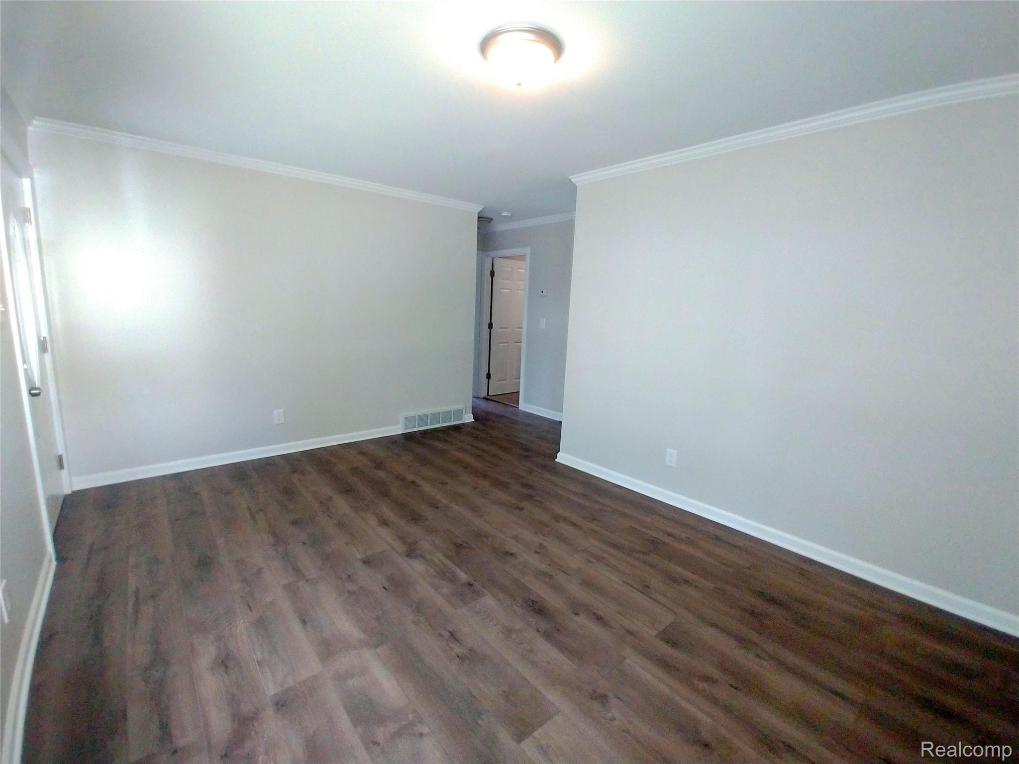 3486 Longview Avenue Rochester, MI 48307 - Photo 16 of 30 Living Room 2.jpg